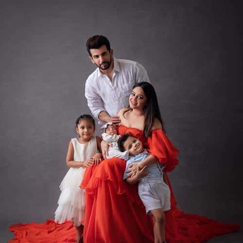 Mahi Vij Husband and Childrens