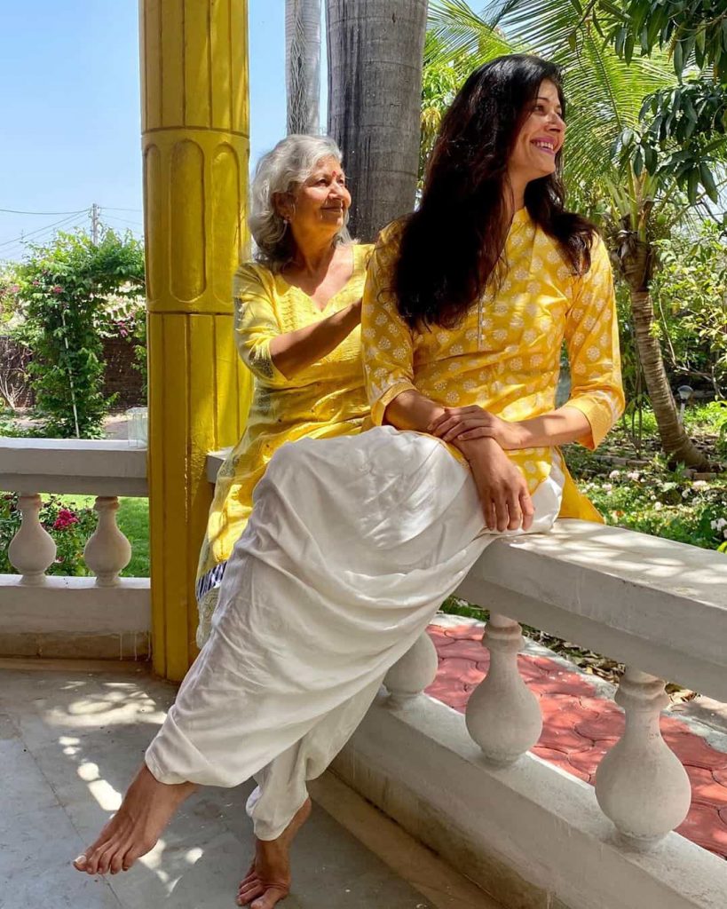 Pooja Batra with her mother