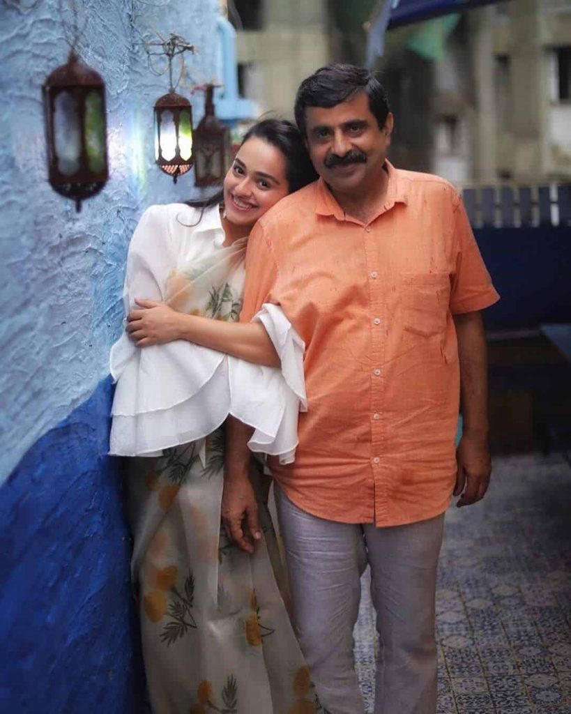 Apoorva Arora With her Father