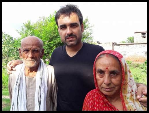 Pankaj-Tripathi-with-his-parents