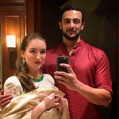 Arunoday-Singh-with-his-wife